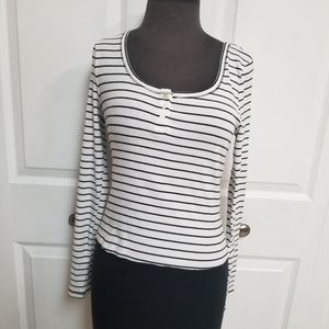 🛍 Wild Fable Woman's Small Long Sleeved Top